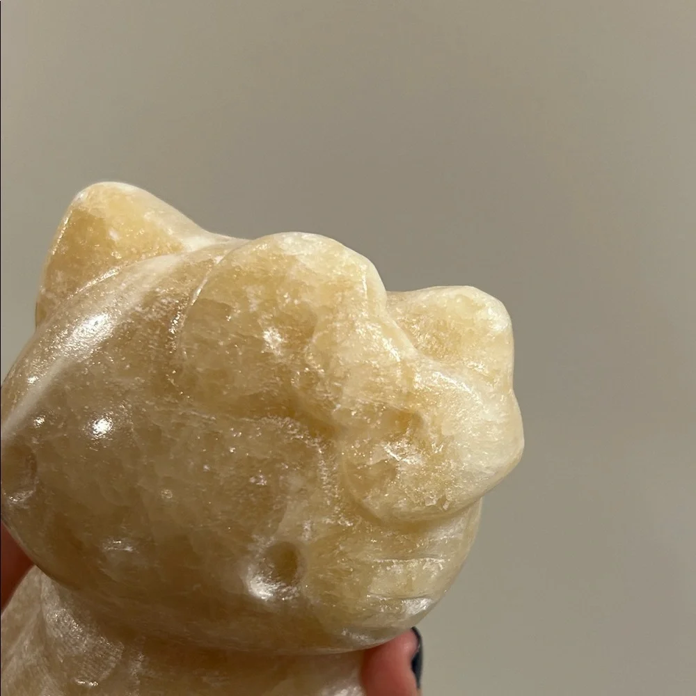 2.10 lb yellow calcite Hello Kitty Figurine - Picture 7 of 8